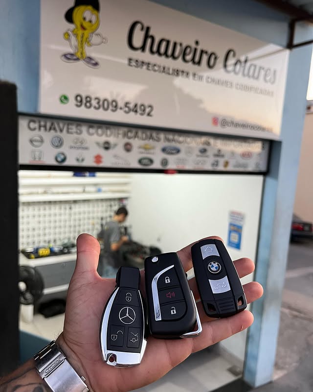 Chaves codificadas de várias marcas — Chaveiro Colares